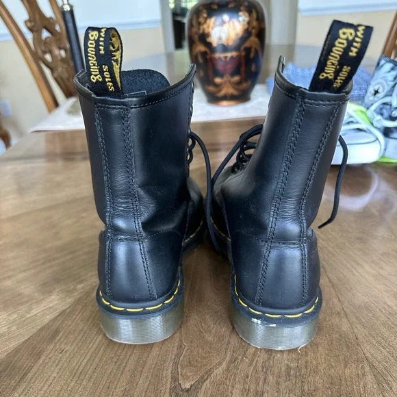 DR. MARTENS 11821 Original Boots - Picture 6 of 9